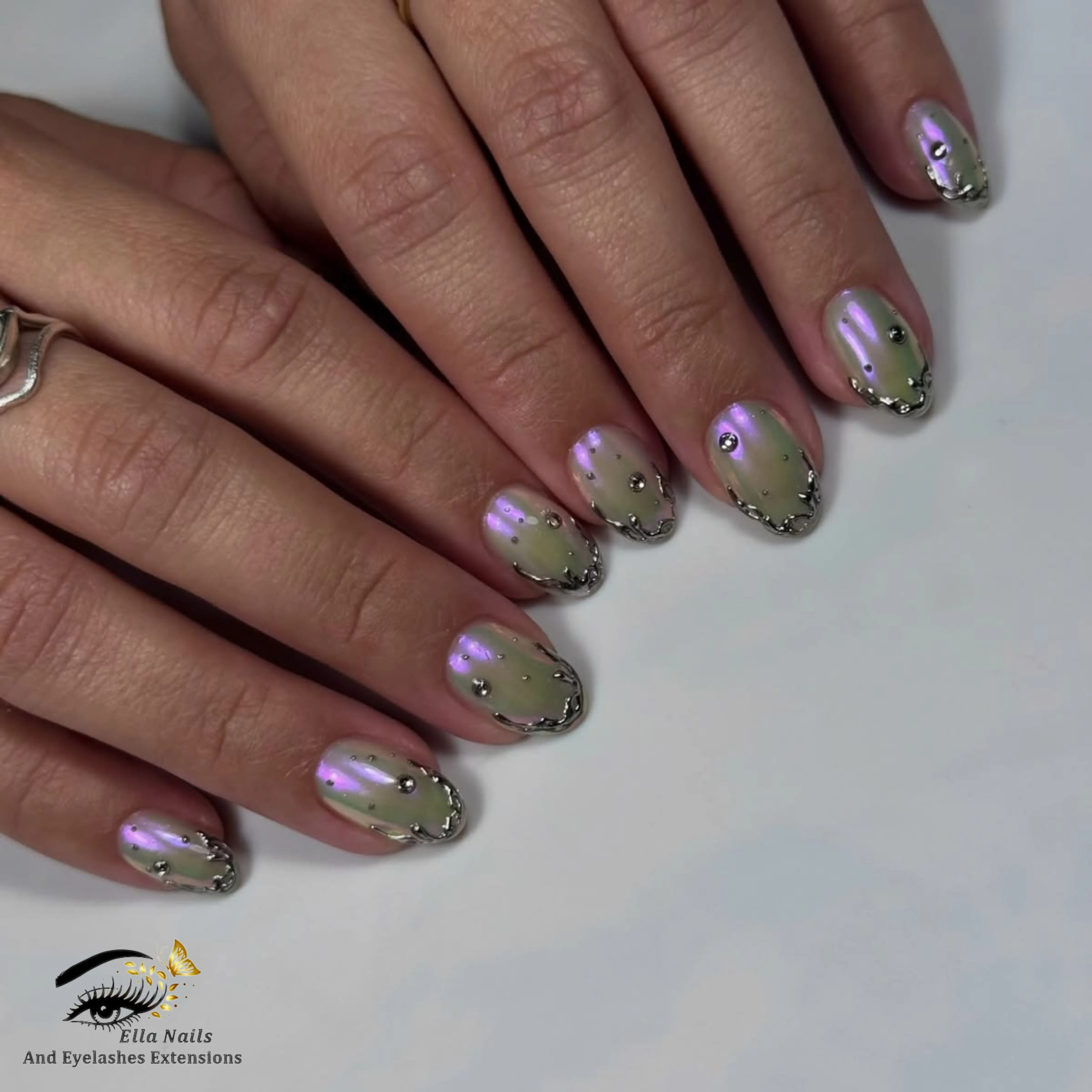 Elegant nails
